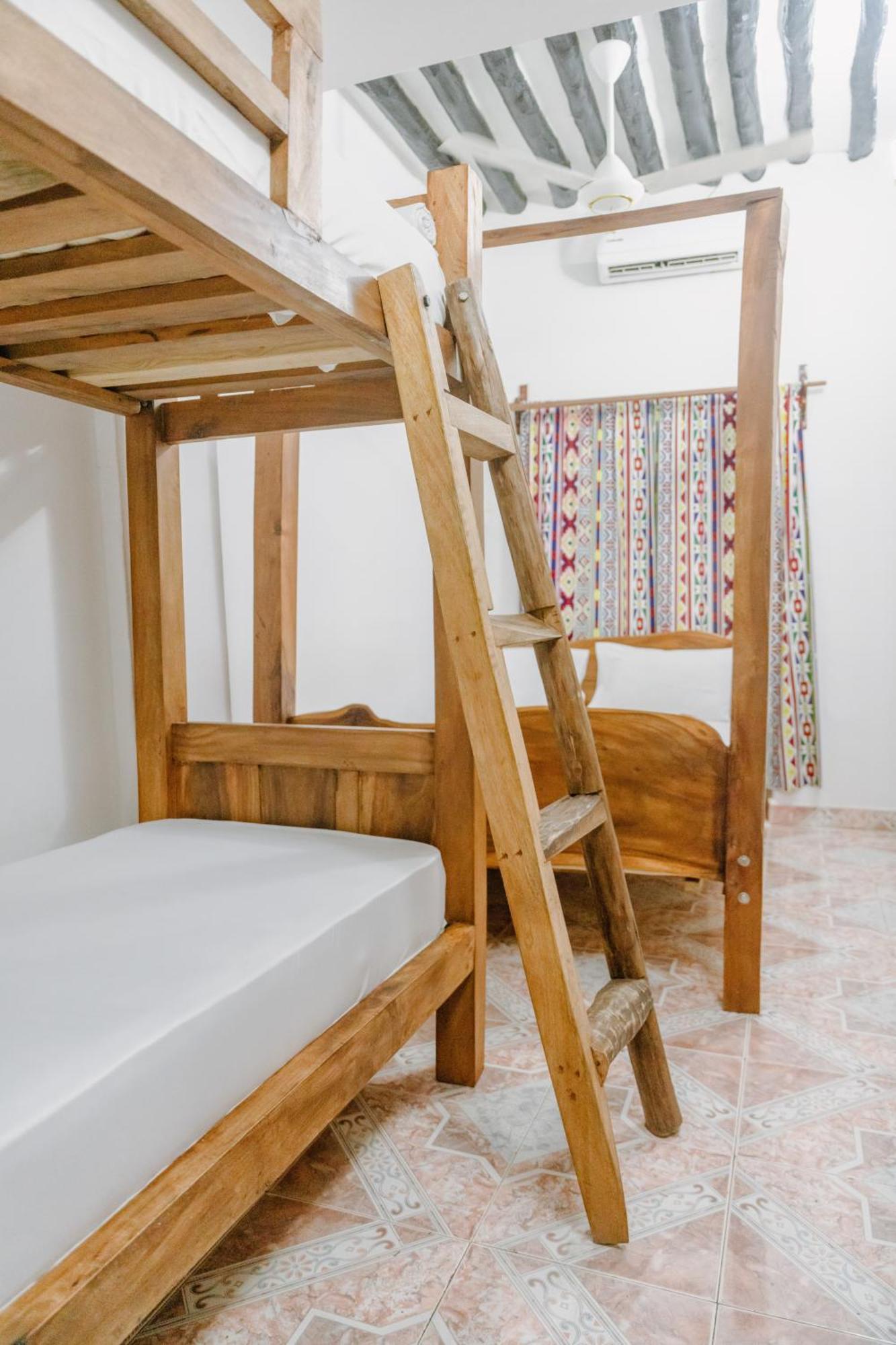 Shoki Shoki Guest House ザンジバルシティ エクステリア 写真